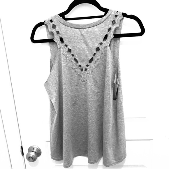 Gray cut outback flowy athleisure Tank in Large - Picture 1 of 7